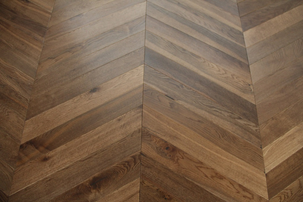 Smoked Brown Oak Chevron Engineered Flooring 600x90x18/4mm BSR1804
