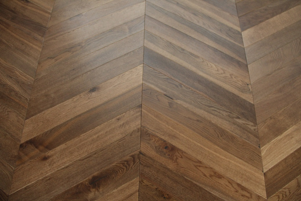 Smoked Brown Oak Chevron Engineered Flooring 600x90x18/4mm BSR1804