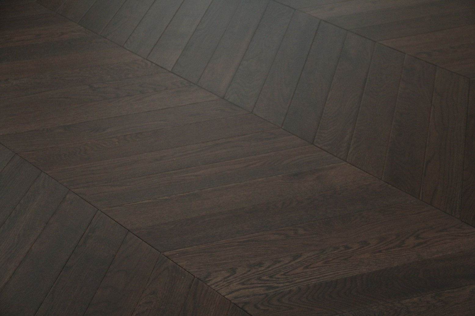 Dark Coffee Oak Chevron Engineered Flooring 600x90x18/4mm BSR1807