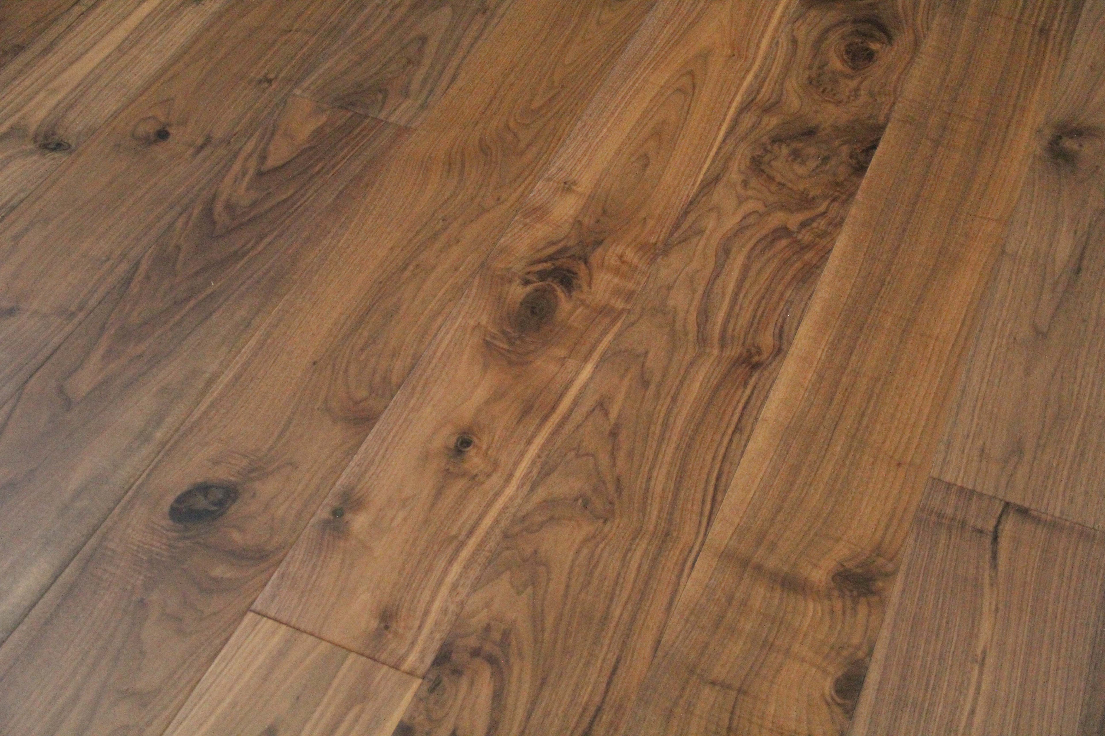 UV Lacquered American Black Walnut Engineered Flooring BEW1571