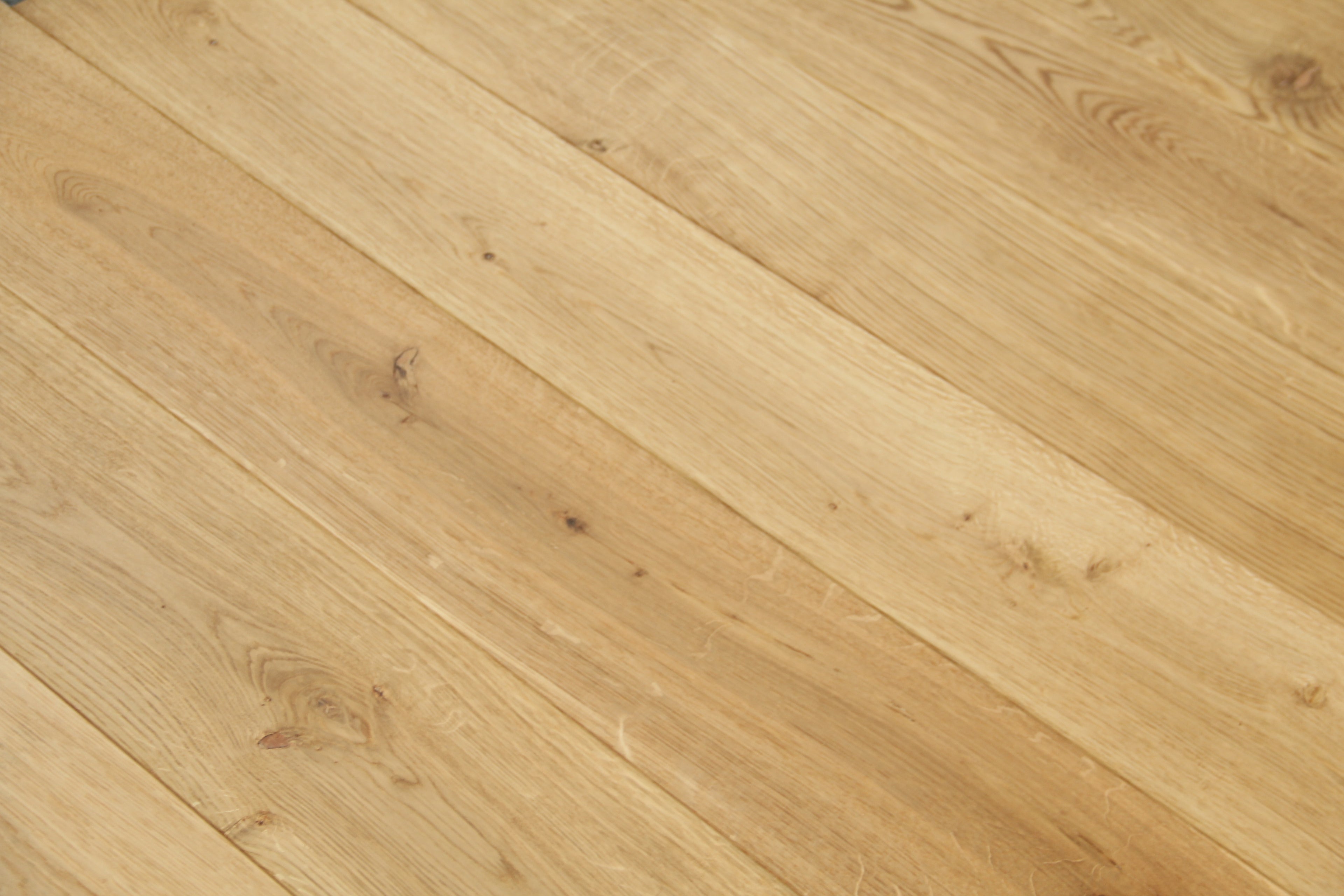 Brushed & UV Oiled European Oak Engineered Flooring BEO2008
