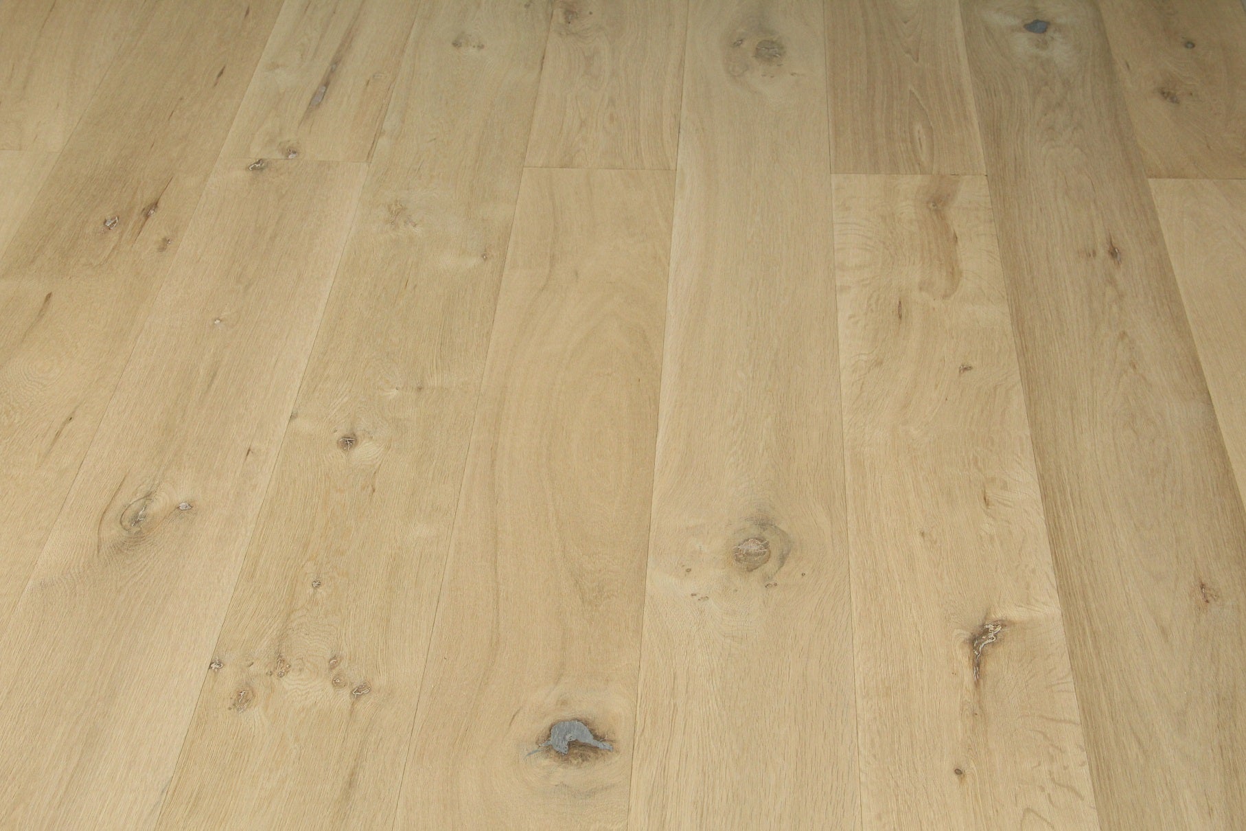 Unfinished European Oak Engineered Wood Flooring BEO1591B