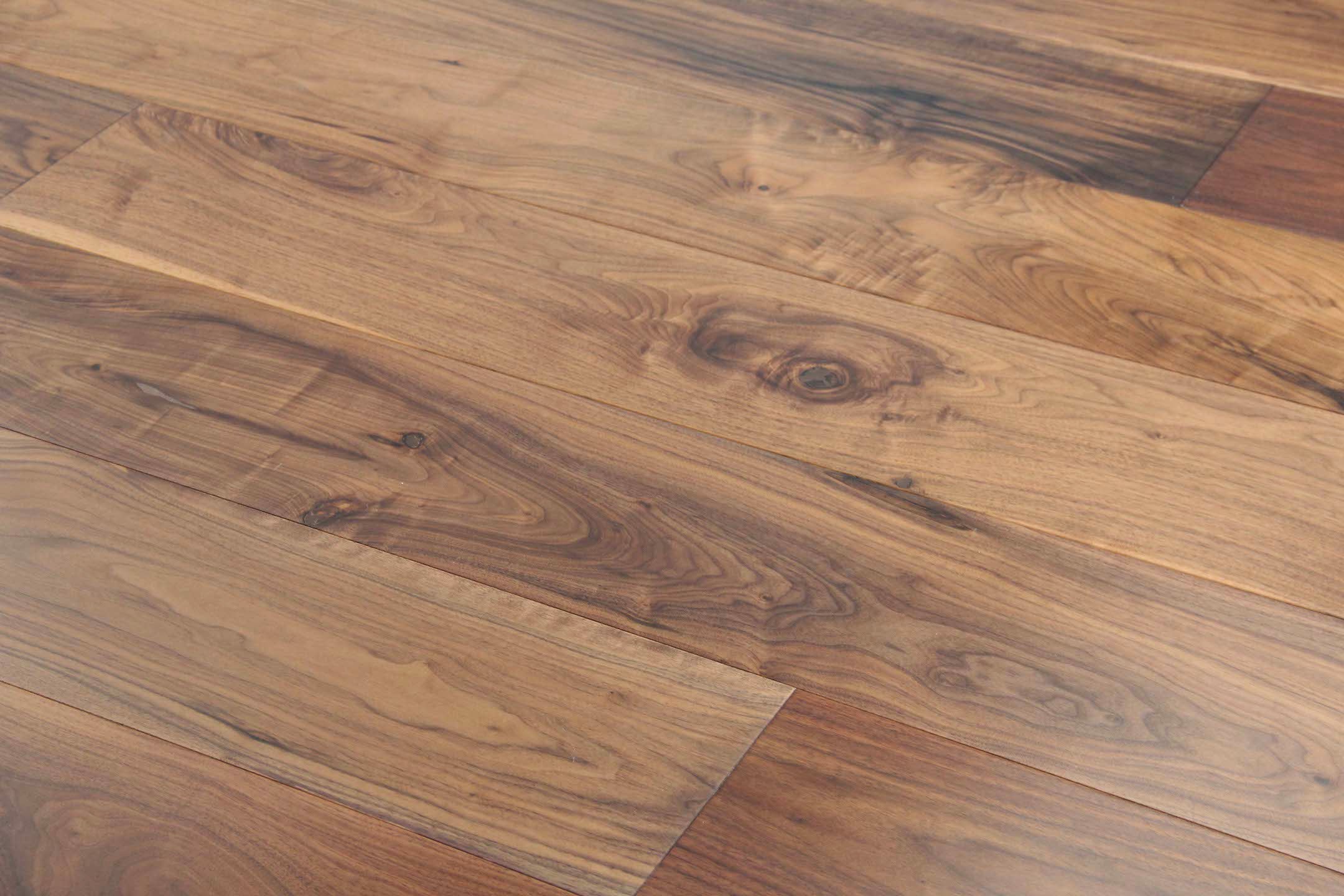 Lacquered Engineered American Black Walnut Flooring BEW2052