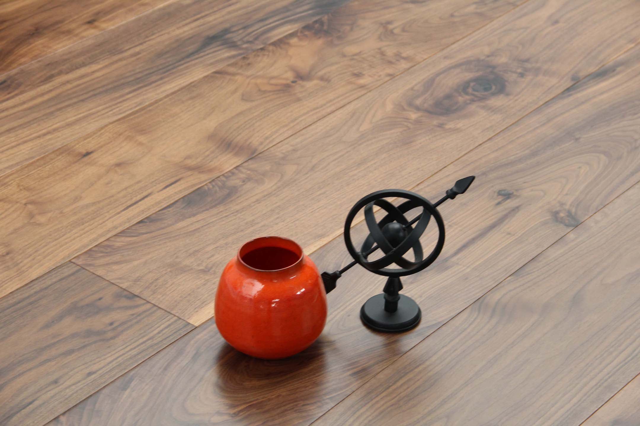 Lacquered Engineered American Black Walnut Flooring BEW2052